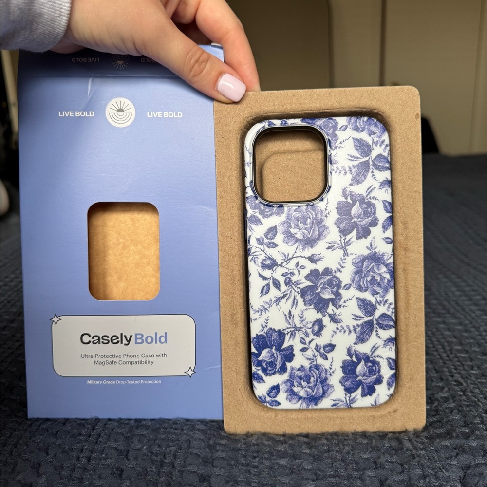 Casely IPhone 15 pro Max case 	
Rose to Fame | Blue & White Rose Floral Case